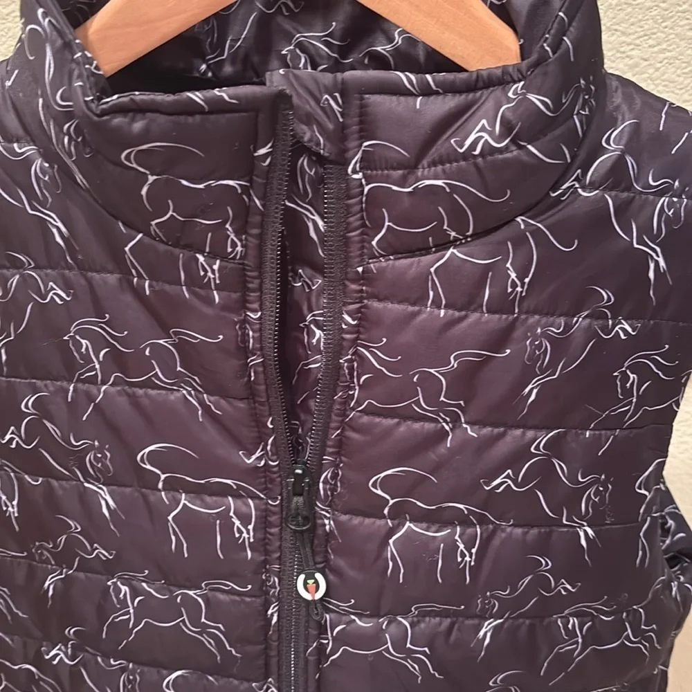 Kerrits kids horse puffer. It's a size Large